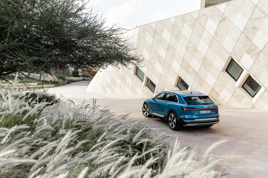  Audi e-tron 55 Quattro 2019 года  (WW) (фото 58 из 452)